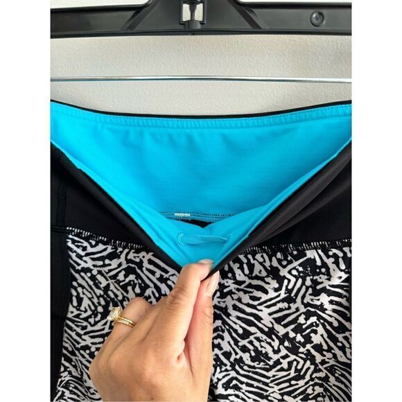 Lululemon Run Top Speed Crop Tight Leggings, Size 4 Black White 18” - Picture 9 of 10